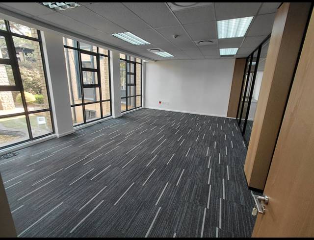 751M² OFFICE TO LET IN BRYANSTON